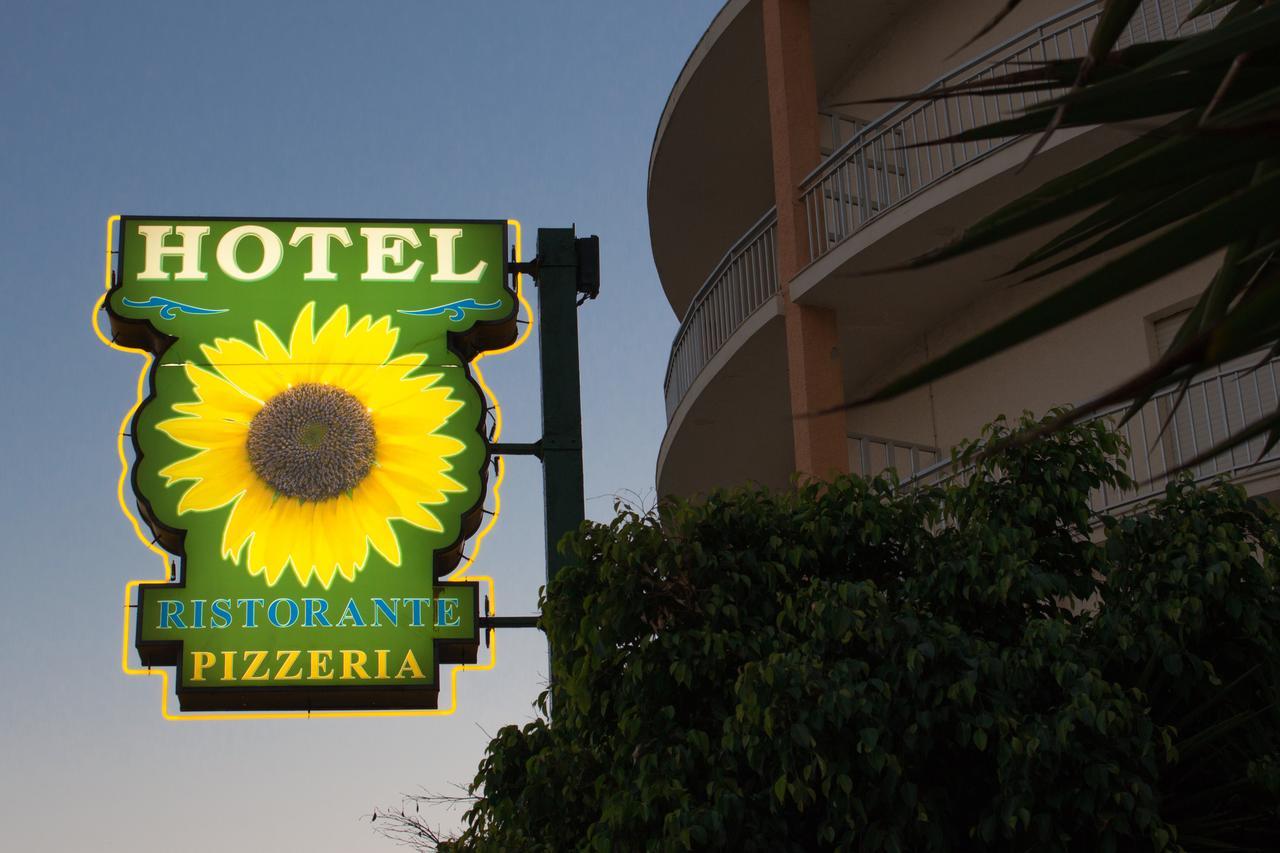 Hotel Il Girasole Бова-Марина Экстерьер фото